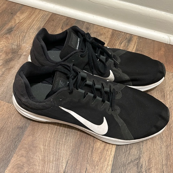 Nike Black and White Men's Sneakers - Picture 2 of 7